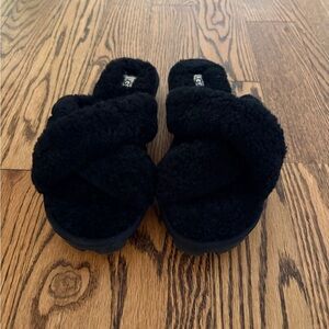 UGG Fuzz Sugar Cross Slide Slippers - Black Size 10